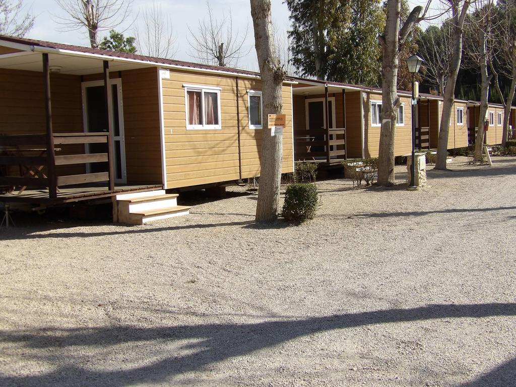 Отель Oasis Country Park Ругат Экстерьер фото